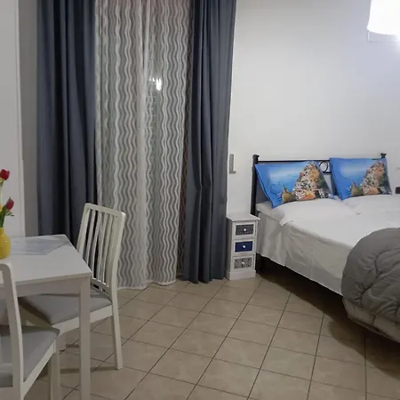 Regency House Accoglienza 4*