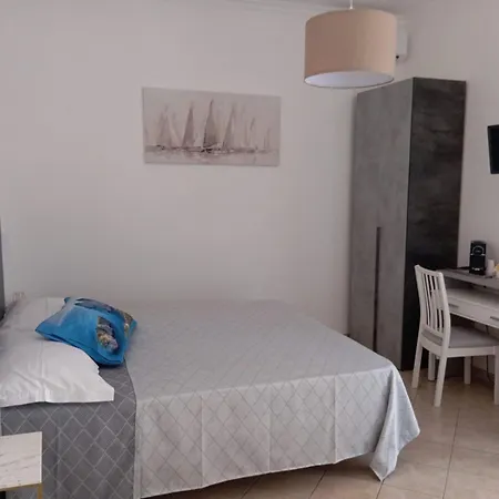 Regency House Accoglienza 3*