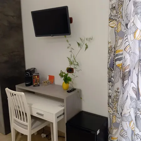 Regency House Accoglienza 4* פורטיצ'י