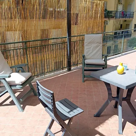 Regency House Accoglienza פורטיצ'י